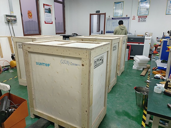 Quattro saldatrici laser portatili personalizzate da 2000 W spedite a un cliente spagnolo