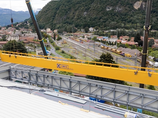 Installazione di una gru a ponte da 36 metri in una cartiera