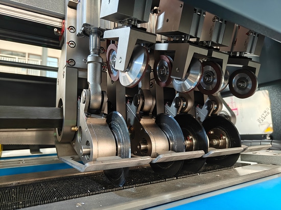Scatola-Su-Demand-Macchina-Slitting-Kinfe