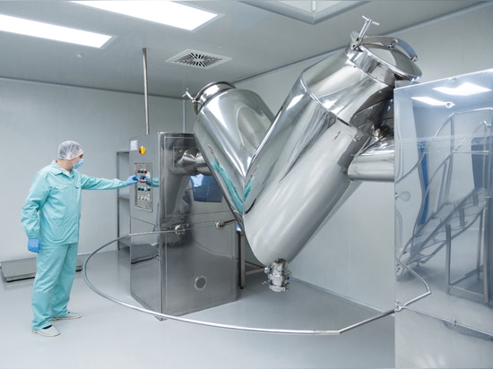 Ambiente di produzione farmaceutica controllato attraverso il monitoraggio ambientale direttamente nel processo
