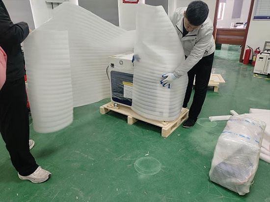 Consegna riuscita di una saldatrice laser 4 in 1 da 1500 W in Germania