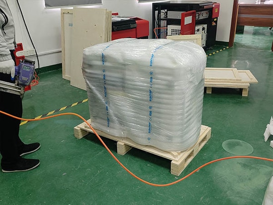 Consegna riuscita di una saldatrice laser 4 in 1 da 1500 W in Germania