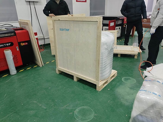 Consegna riuscita di una saldatrice laser 4 in 1 da 1500 W in Germania