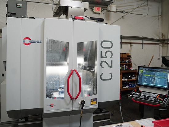 G Zero CNC Maschining ha investito nella macchina HERMLE a 5 assi C 250