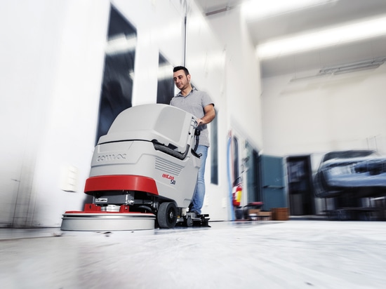 Scopri le soluzioni di pulizia avanzate con le lavasciuga uomo a terra Comac: Antea, Versa e Vega