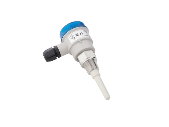 L'interruttore di livello capacitivo Capanivo® CN 7120 misura il livello minimo