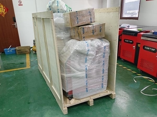 Consegna completata con successo in Bangladesh della saldatrice laser portatile 4-in-1 da 6 kW
