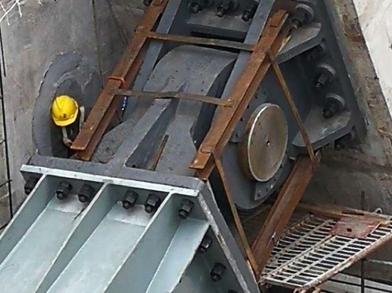 Come i sensori di emissione acustica migliorano la manutenzione predittiva degli impianti industriali