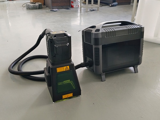 Il marcatore laser portatile con sensore di distanza aggiornato di SUNTOP è stato spedito con successo in Italia