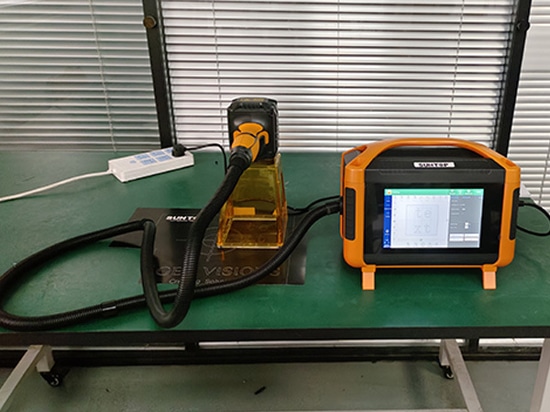Marcatore laser portatile in partenza per la Nuova Zelanda dopo rigorosi test di fabbrica