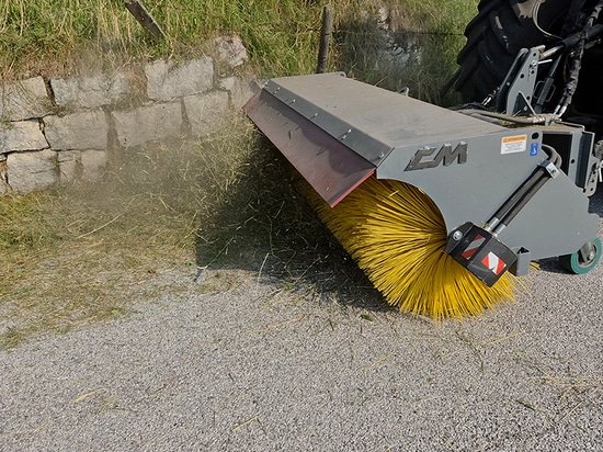 Pulizia post sfalcio: perché è importante per la sicurezza delle strade comunali
