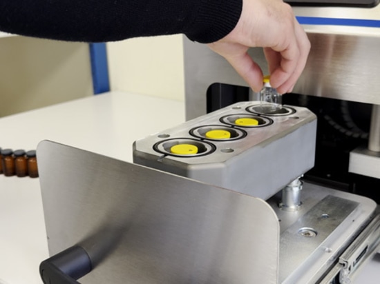 Il TSC 500 rileva le perdite attraverso la caduta di vuoto o la caduta di pressione, utilizzando una misurazione differenziale con sensibilità a livello di pascal