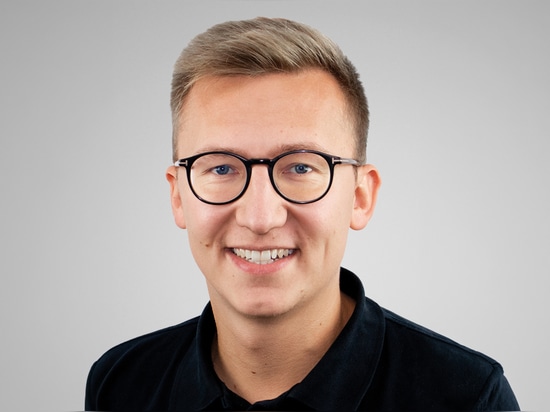 Maximilian Mappes: «Con l’aggiunta dei freni a disco DA alla nostra gamma di prodotti, stiamo rispondendo alla tendenza che vede sempre più costruttori e gestori di impianti sostituire i propri sis...
