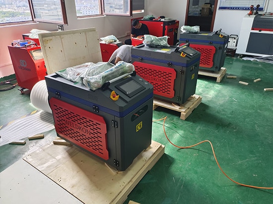 14 Saldatrici laser portatili personalizzate esportate con successo in Spagna