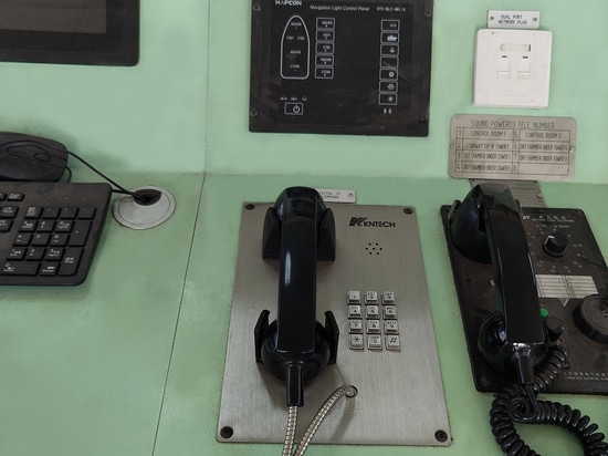 KNTECH fornisce telefoni marini personalizzati per il progetto della chiatta di carico Kingsalman