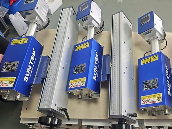 Macchina per la marcatura laser UV “flying” sottoposta a rigorosi test e spedita a un cliente australiano