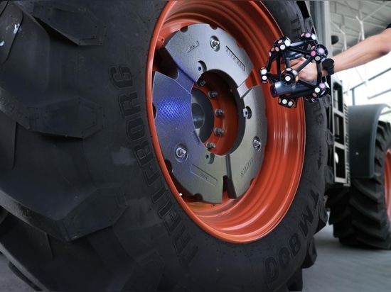 SHINING 3D lancia FreeScan Trak ProW+