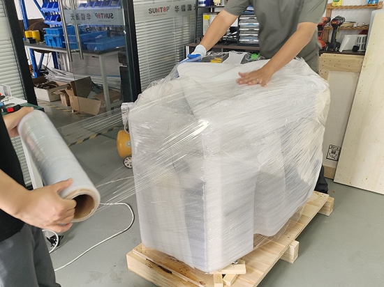 Pulitore laser da 2000 W testato con successo e spedito in Sri Lanka