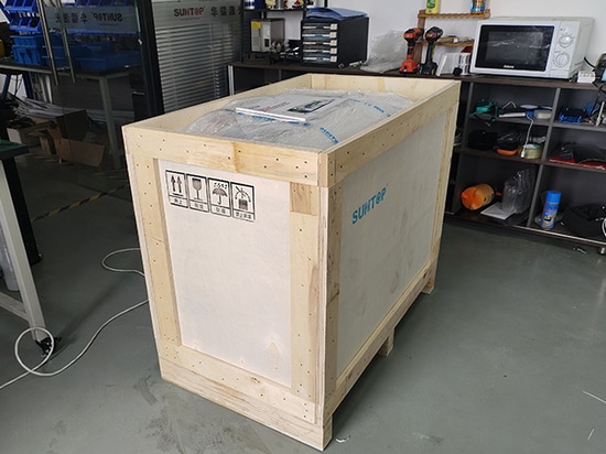 Pulitore laser da 2000 W testato con successo e spedito in Sri Lanka