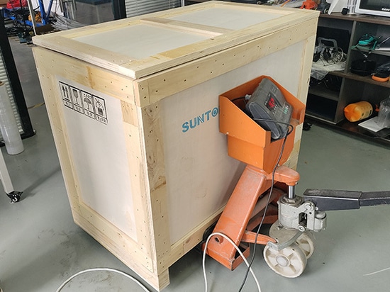 Pulitore laser da 2000 W testato con successo e spedito in Sri Lanka
