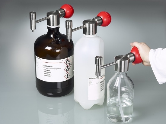 Mini pompa per solventi: compatta e versatile – per l’erogazione precisa di solventi da piccoli contenitori (Bürkle GmbH)