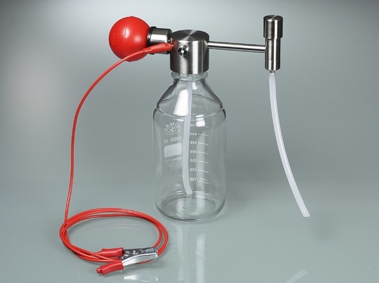 Mini pompa per solventi: compatta e versatile – per l’erogazione precisa di solventi da piccoli contenitori (Bürkle GmbH)