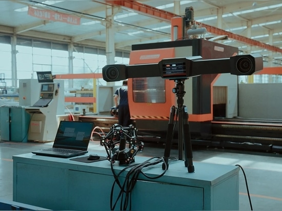 Scanner 3D SHINING 3D serie FreeScan Trak Pro per la scansione di oggetti di grandi dimensioni