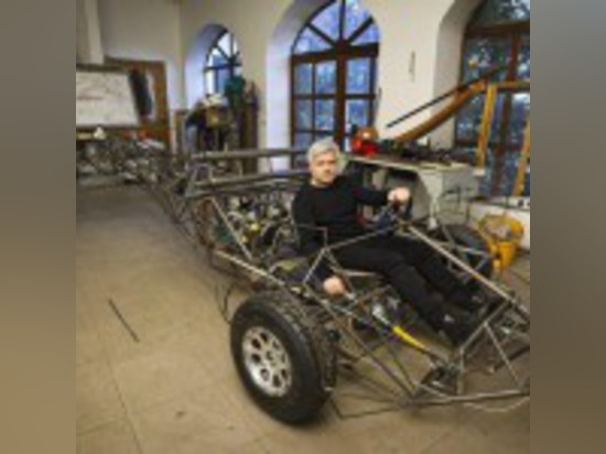 AUTOMOBILE DI VOLO DI AEROMOBIL DA STEFAN KLEIN