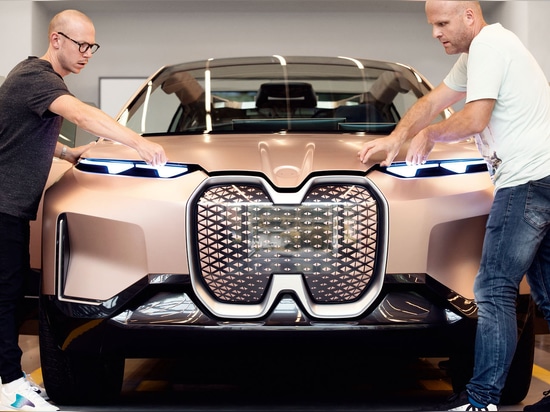 Il iNEXT Concept Car della visione di BMW caratterizza un 3D confezionato sensore ha stampato la griglia